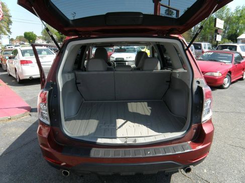 Used 2010 Subaru Forester 2.5X Premium image 9