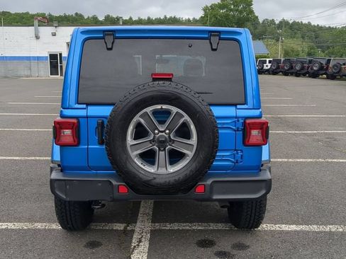 Used 2022 Jeep Wrangler Unlimited Sahara w/ LED Lighting Group AWD/4WD image 6