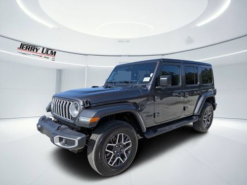 New 2026 Jeep Wrangler Unlimited Sahara AWD/4WD image 7