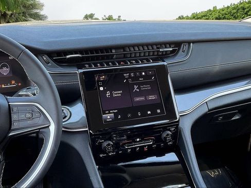 Used 2023 Jeep Grand Cherokee Laredo w/ Trailer Tow Prep Group (B) image 9