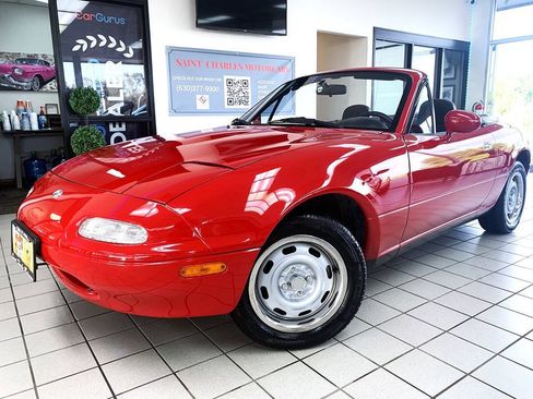 Used 1996 MAZDA MX-5 Miata RWD image 2