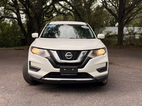Used 2017 Nissan Rogue S AWD/4WD image 2