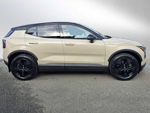 New 2026 Volvo EX30 Cross Country Ultra image 2