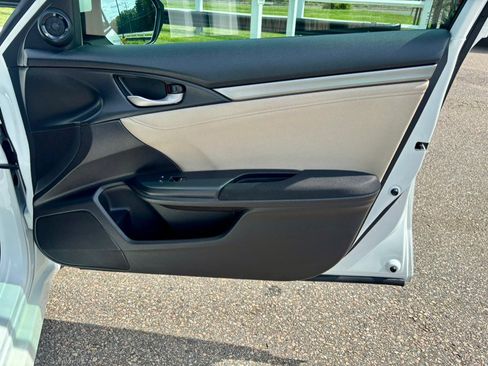 Used 2019 Honda Civic EX image 10