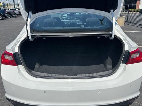 Used 2024 Chevrolet Malibu LT image 19