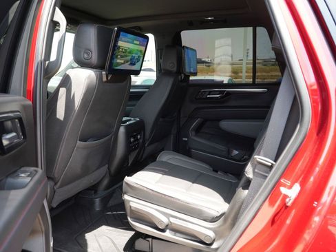 Used 2026 Chevrolet Tahoe RST w/ Advanced Technology Package AWD/4WD image 19