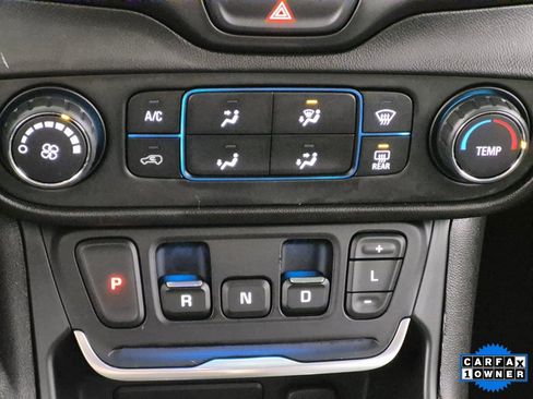 Used 2019 GMC Terrain SLE image 18