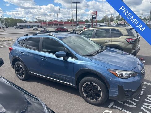 Certified 2021 Subaru Crosstrek 2.0i Premium AWD/4WD image 2