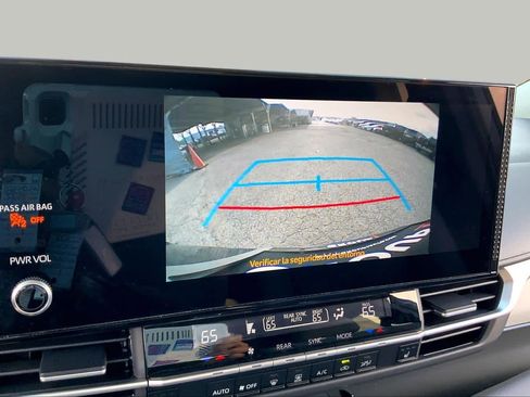 Used 2026 Toyota Sienna XLE FWD image 27