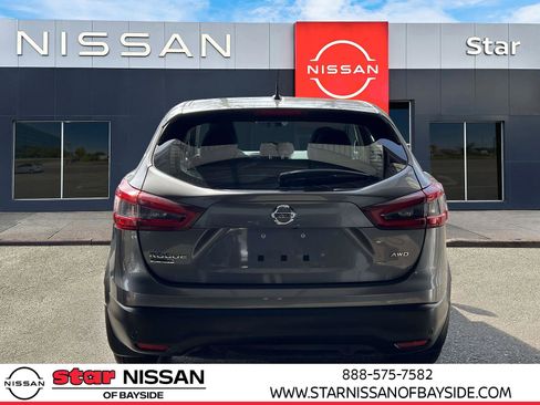 Used 2022 Nissan Rogue Sport S image 5