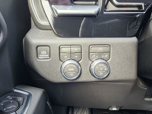 New 2026 GMC Sierra 1500 Elevation w/ LPO, Elevation Black Package image 19