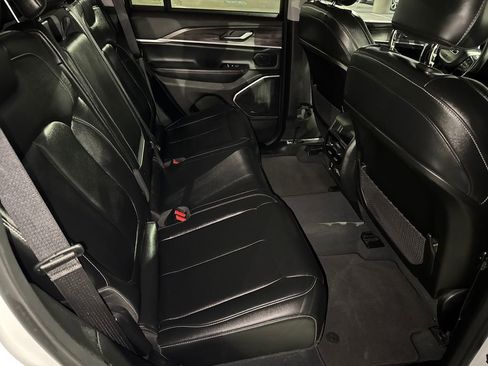 Used 2023 Jeep Grand Cherokee 4WD 4xe image 8