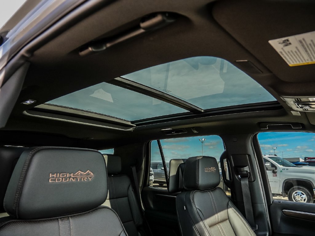 New 2026 Chevrolet Tahoe High Country AWD/4WD image 19