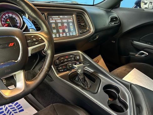 Used 2017 Dodge Challenger R/T Scat Pack w/ Leather Interior Group image 25
