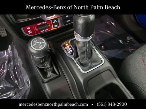 Used 2024 Jeep Wrangler Rubicon w/ Technology Group AWD/4WD image 21