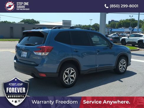 Used 2022 Subaru Forester Premium w/ Popular Package #2 AWD/4WD image 7