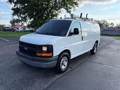 Used 2014 Chevrolet Express 2500 RWD image 1