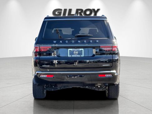 Used 2023 Jeep Wagoneer Series III w/ Preferred Equipment Group AWD/4WD image 5