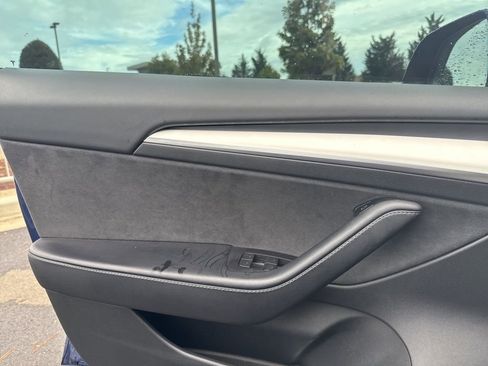 Used 2021 Tesla Model 3 Performance image 12