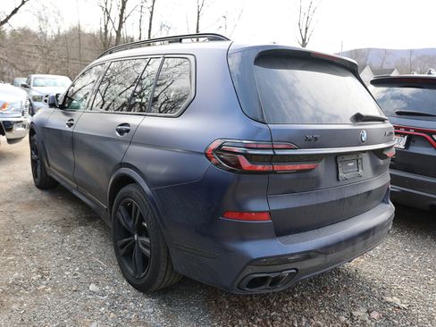 Used 2024 BMW X7 M60i w/ Climate Comfort Package image 4