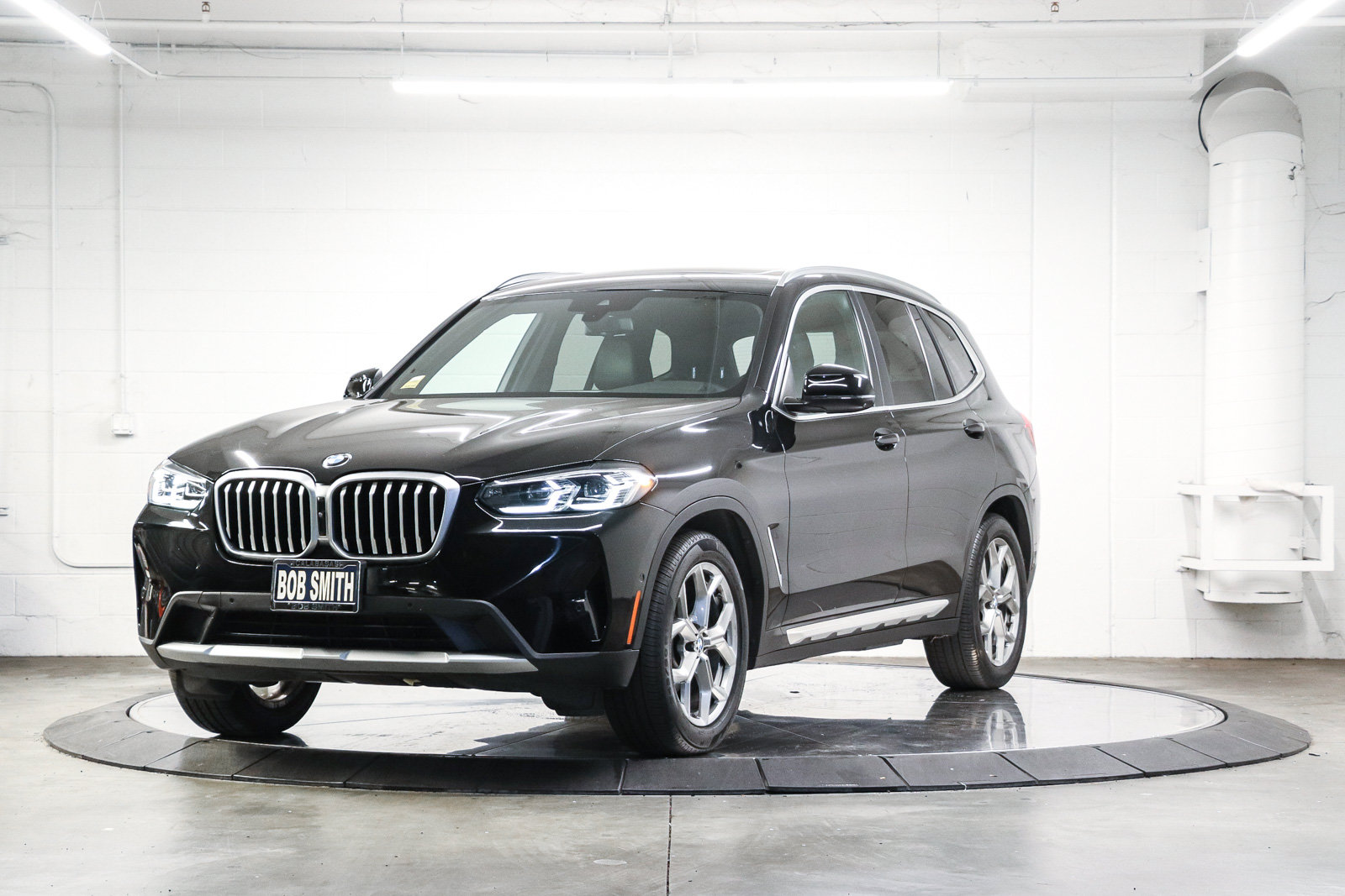 Used 2024 BMW X3 sDrive30i w/ Convenience Package RWD image 3