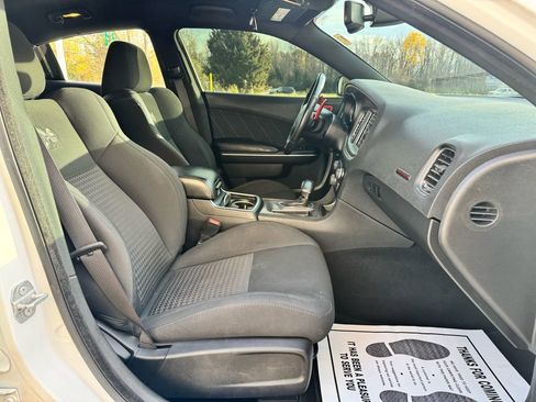 Used 2019 Dodge Charger Scat Pack w/ Dynamics Package image 32