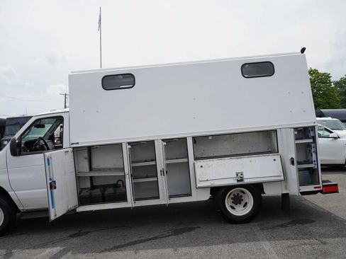 Used 2018 Ford E-450 and Econoline 450 Super Duty RWD image 20