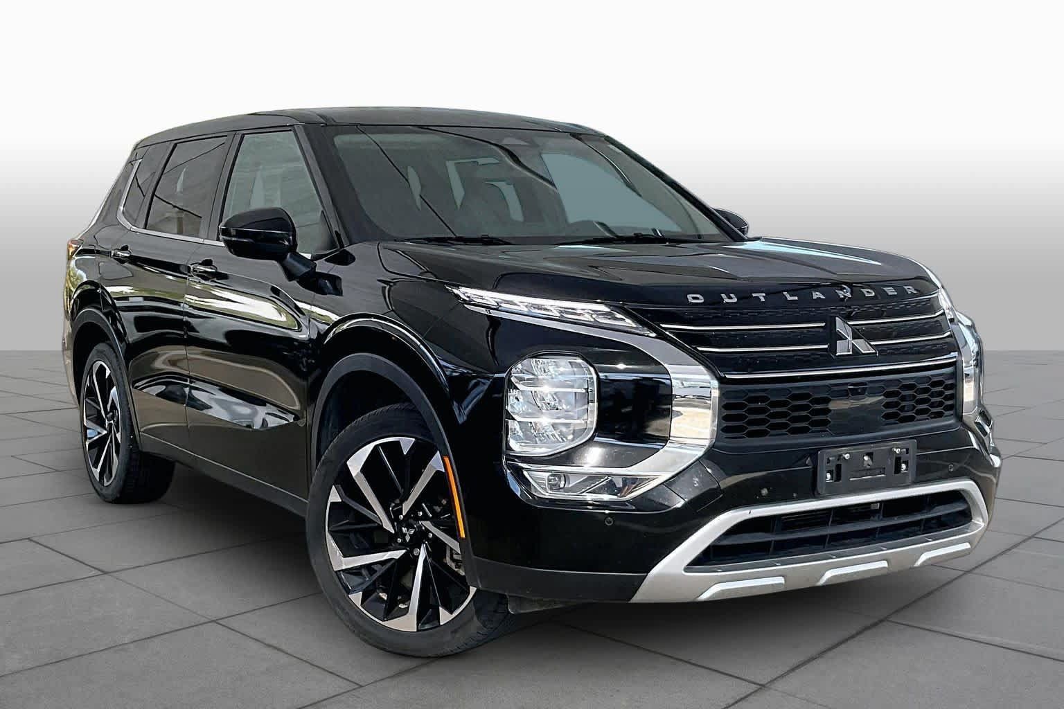 Used 2022 Mitsubishi Outlander SE FWD image 3