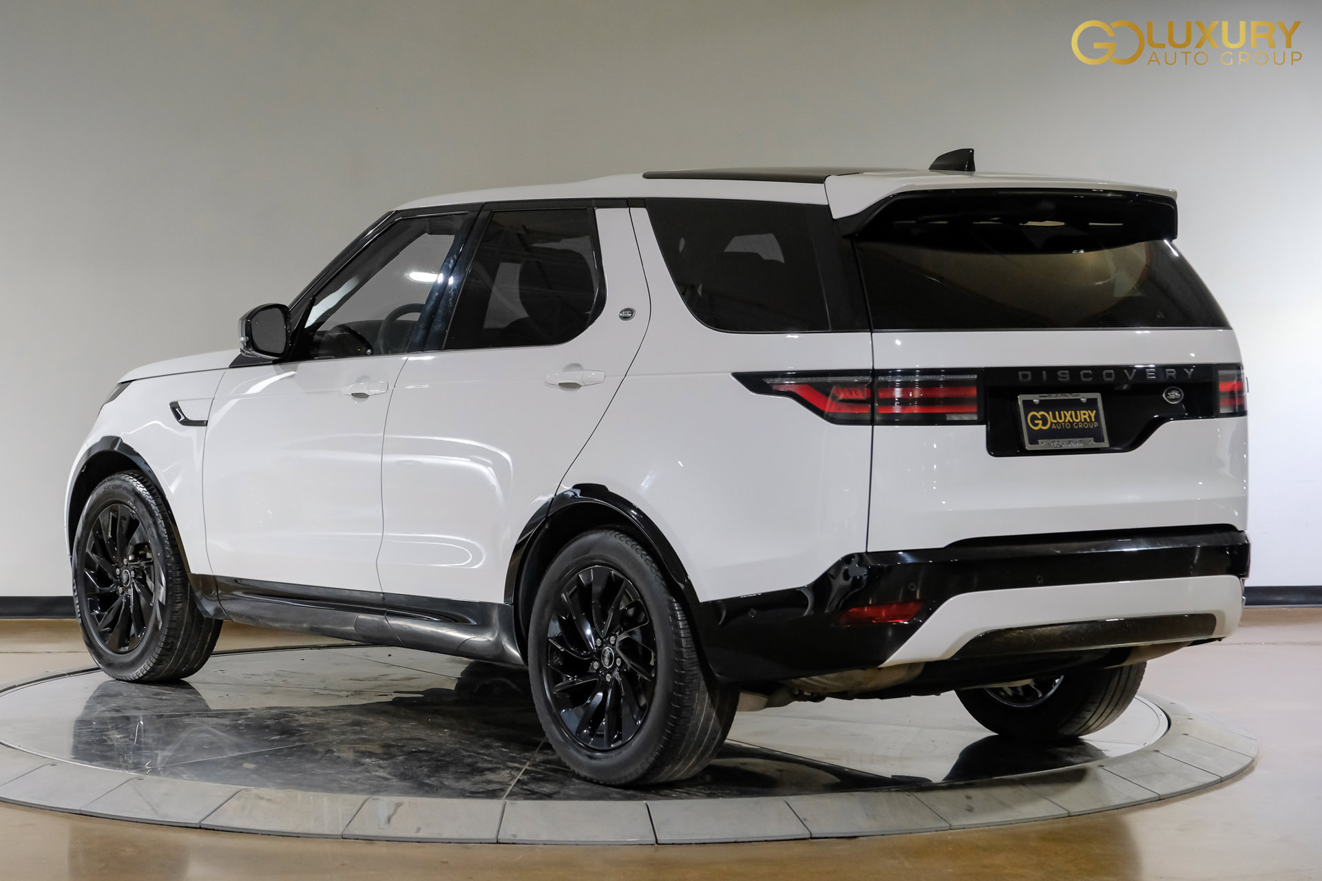 Used 2023 Land Rover Discovery S R-Dynamic AWD/4WD image 12