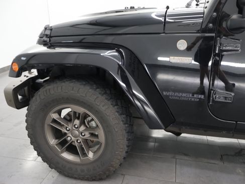 Used 2016 Jeep Wrangler Unlimited Sahara AWD/4WD image 33