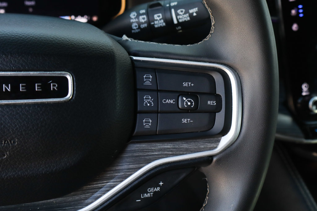 Used 2024 Jeep Wagoneer Series II w/ Flexible Seating Group RWD image 26