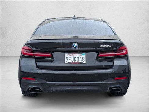 Used 2023 BMW 530e w/ M Sport Package RWD image 4