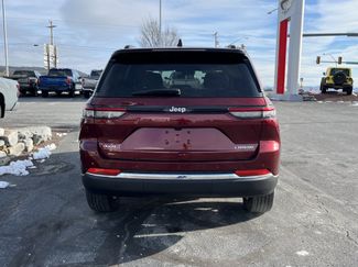 Used 2025 Jeep Grand Cherokee Laredo X w/ Luxury Tech Group I video 4