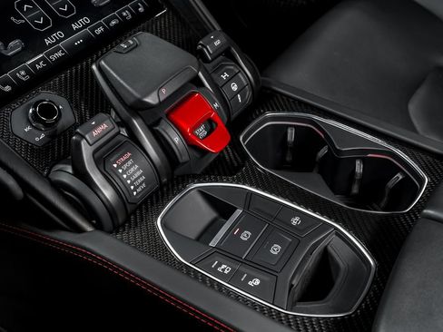 Used 2023 Lamborghini Urus S image 28