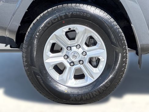 Used 2024 Toyota 4Runner SR5 AWD/4WD image 11