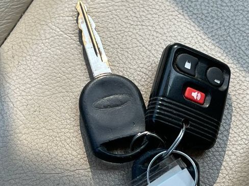 Used 2004 Ford F150 XLT AWD/4WD image 31