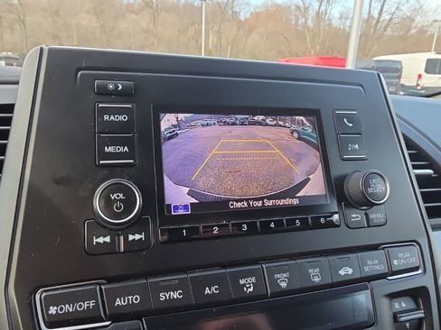 Used 2019 Honda Odyssey LX image 17