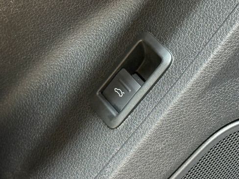 Used 2020 Audi Q3 2.0T Premium Plus w/ Premium Plus Package image 17