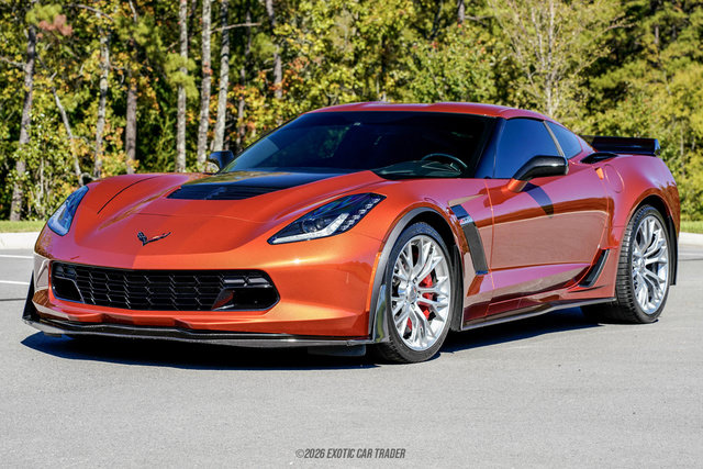 Used 2015 Chevrolet Corvette Z06 w/ Z07 Performance Package RWD image 13