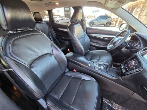 Used 2019 INFINITI QX50 Essential w/ Premium Heat Package image 17
