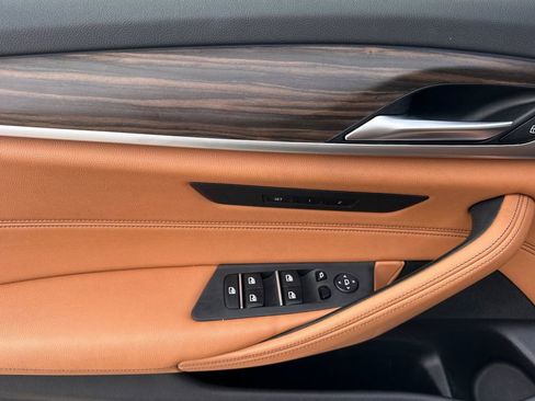 Used 2023 BMW 530e 530e iPerformance w/ Convenience Package image 10