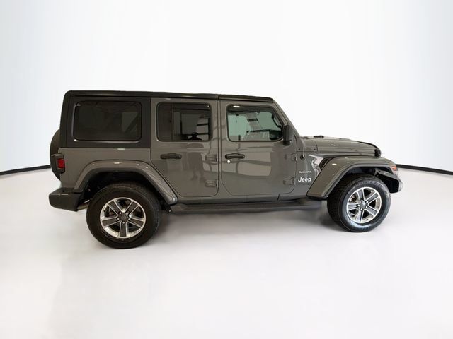 Used 2018 Jeep Wrangler Unlimited Sahara AWD/4WD image 8