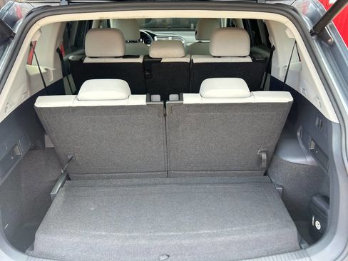 Used 2018 Volkswagen Tiguan SEL w/ 3rd Row Seat Package image 18