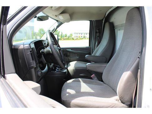 Used 2015 Chevrolet Express 3500 RWD image 8
