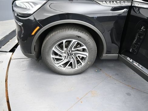 Used 2023 Lincoln Aviator AWD image 15