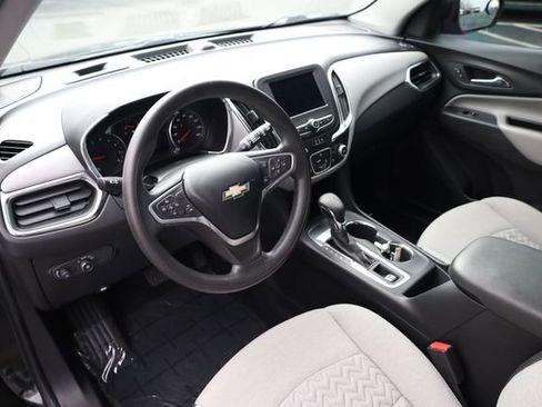 Used 2022 Chevrolet Equinox LS w/ LS Convenience Package image 11