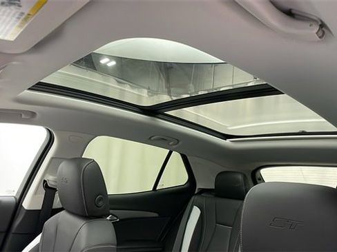 Certified 2024 Buick Envision Sport Touring image 31