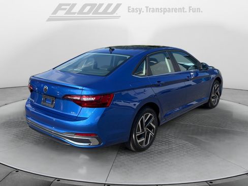 Used 2024 Volkswagen Jetta SEL FWD image 7