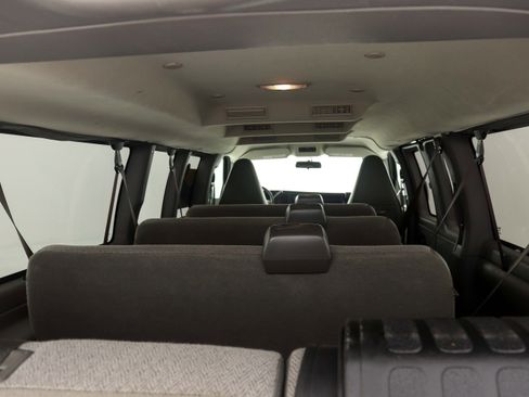 Used 2017 Chevrolet Express 3500 LT w/ LT Preferred Equipment Group image 13