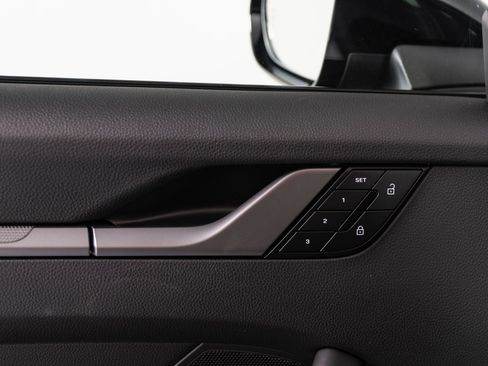 Certified 2025 Porsche 911 Carrera image 33